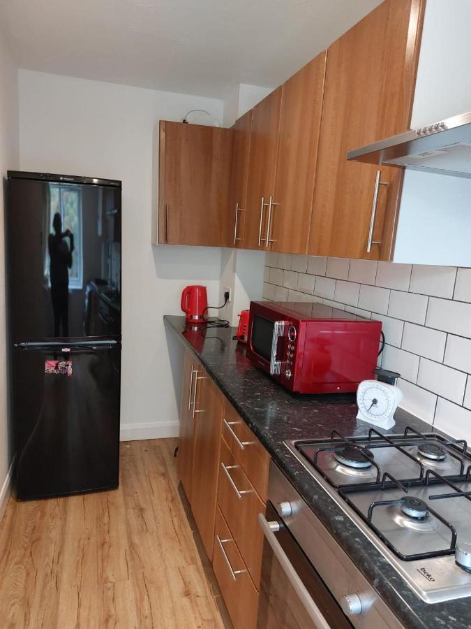 Superb 2 Bedroom Flat, Sleeps 6 London Borough of London Borough of Croydon Exterior foto